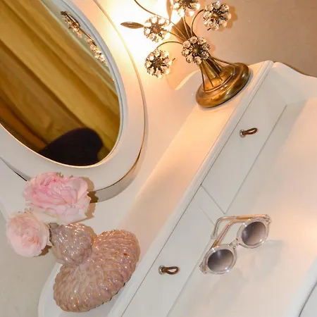 アパート La Dolce Santo Stefano Elegant & Cosy Ponte Pietra Terrace *