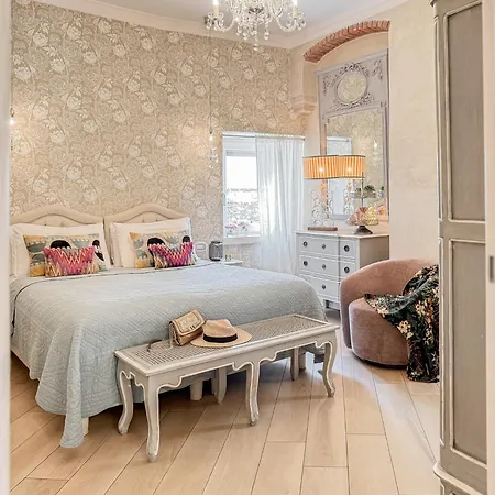 La Dolce Santo Stefano Elegant & Cosy Ponte Pietra Terrace アパート *