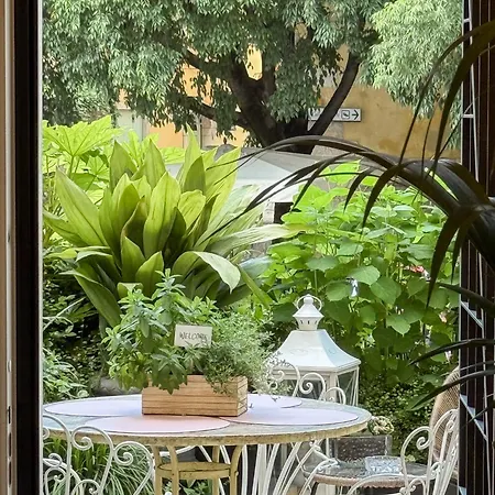 La Dolce Santo Stefano Elegant & Cosy Ponte Pietra Terrace アパート